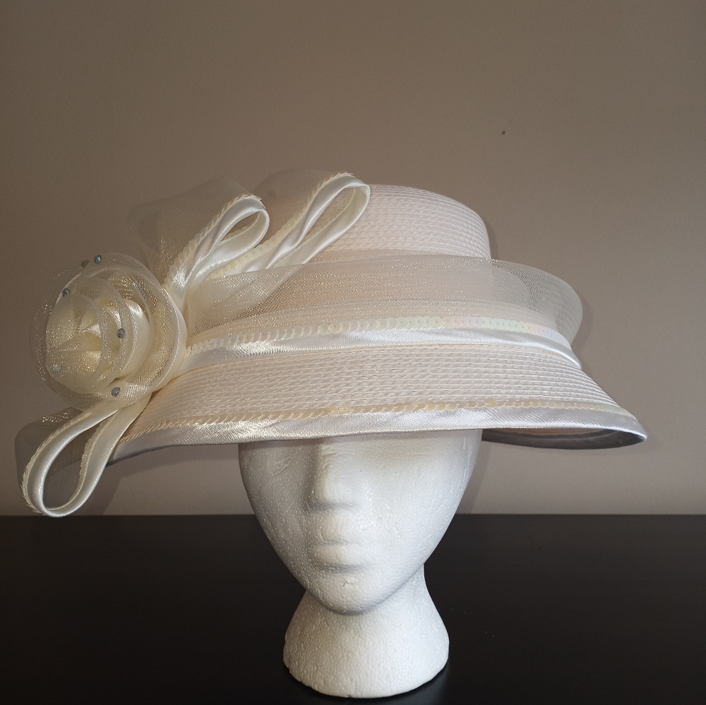 Cream Hat with Roses and Studs
